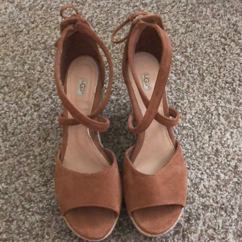 Ugh wedges size 9